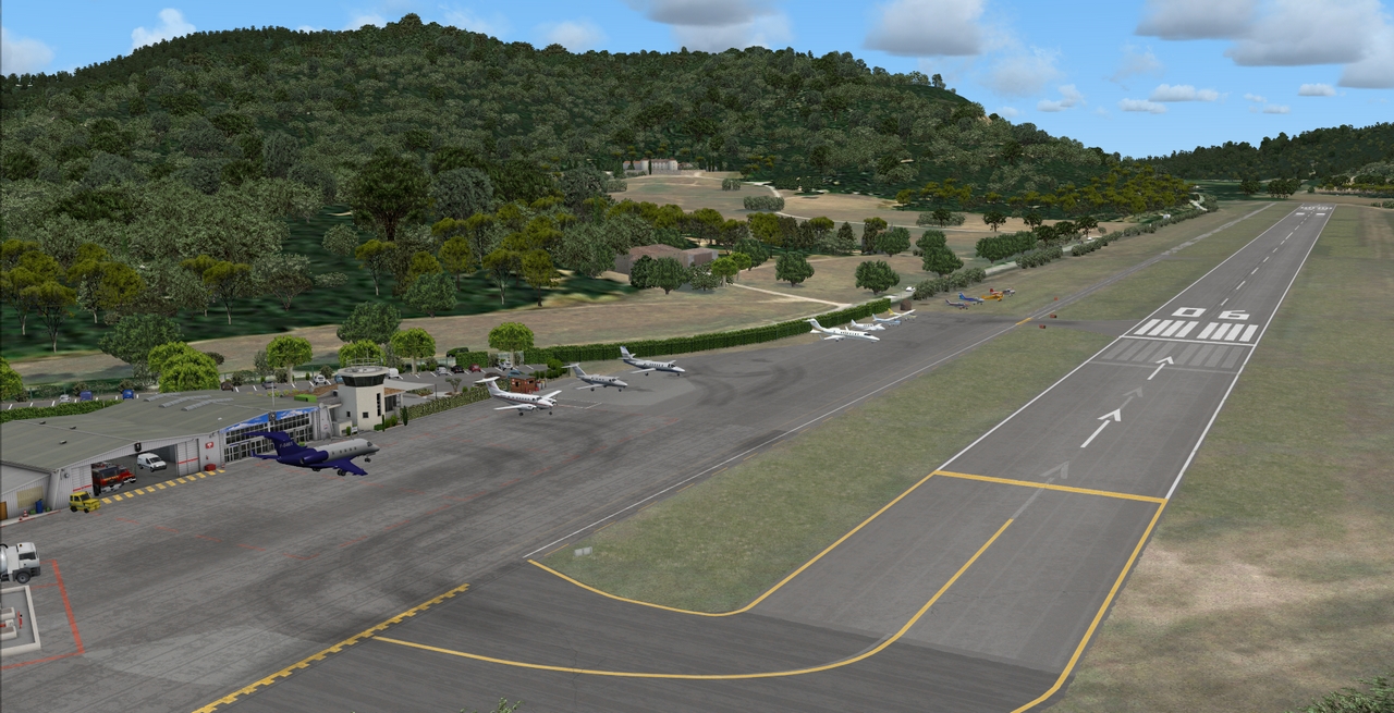 Vue générale de l'aéroport de La môle Saint-Tropez LFTZ - FSX-Prepar3D